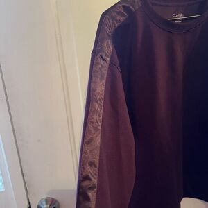 Calvin Klein Boxy Purple Sweatshirt with Relaxed Fit
